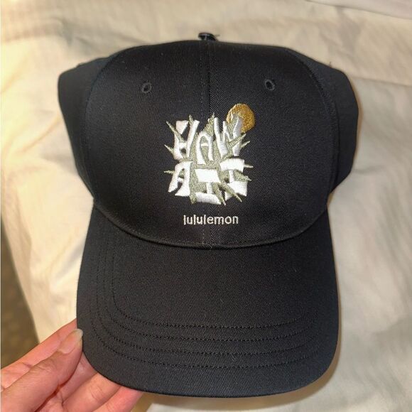 NWT Hawaii lululemon Unisex Black Classic Structured Ball Cap - Big Island